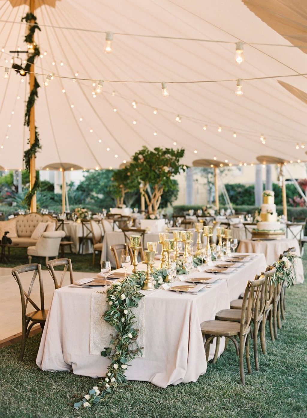 Beautiful Backyard Wedding Decor Ideas To Get A Romantic Impression 08 ...