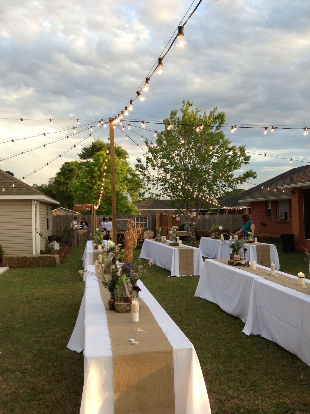 Beautiful Backyard Wedding Decor Ideas To Get A Romantic Impression 12