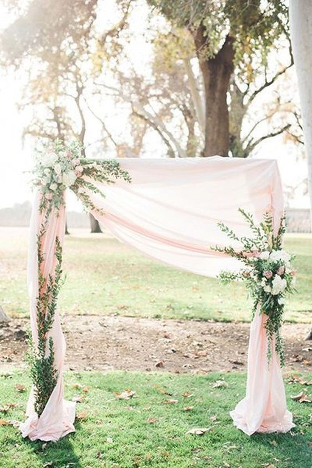 Beautiful Backyard Wedding Decor Ideas To Get A Romantic Impression 24 ...