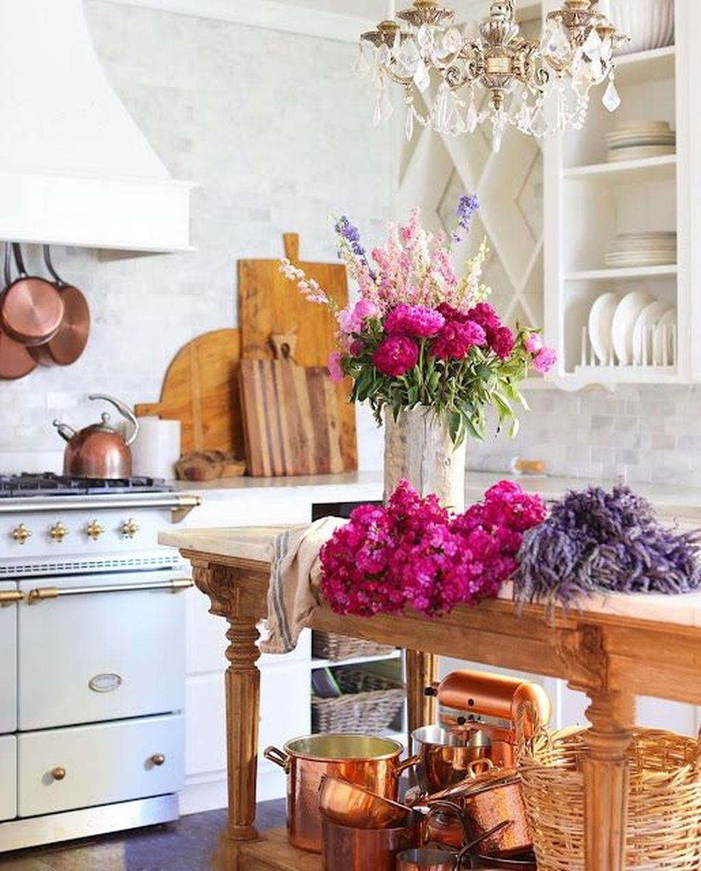The Best French Country Style Kitchen Decor Ideas 33   PIMPHOMEE