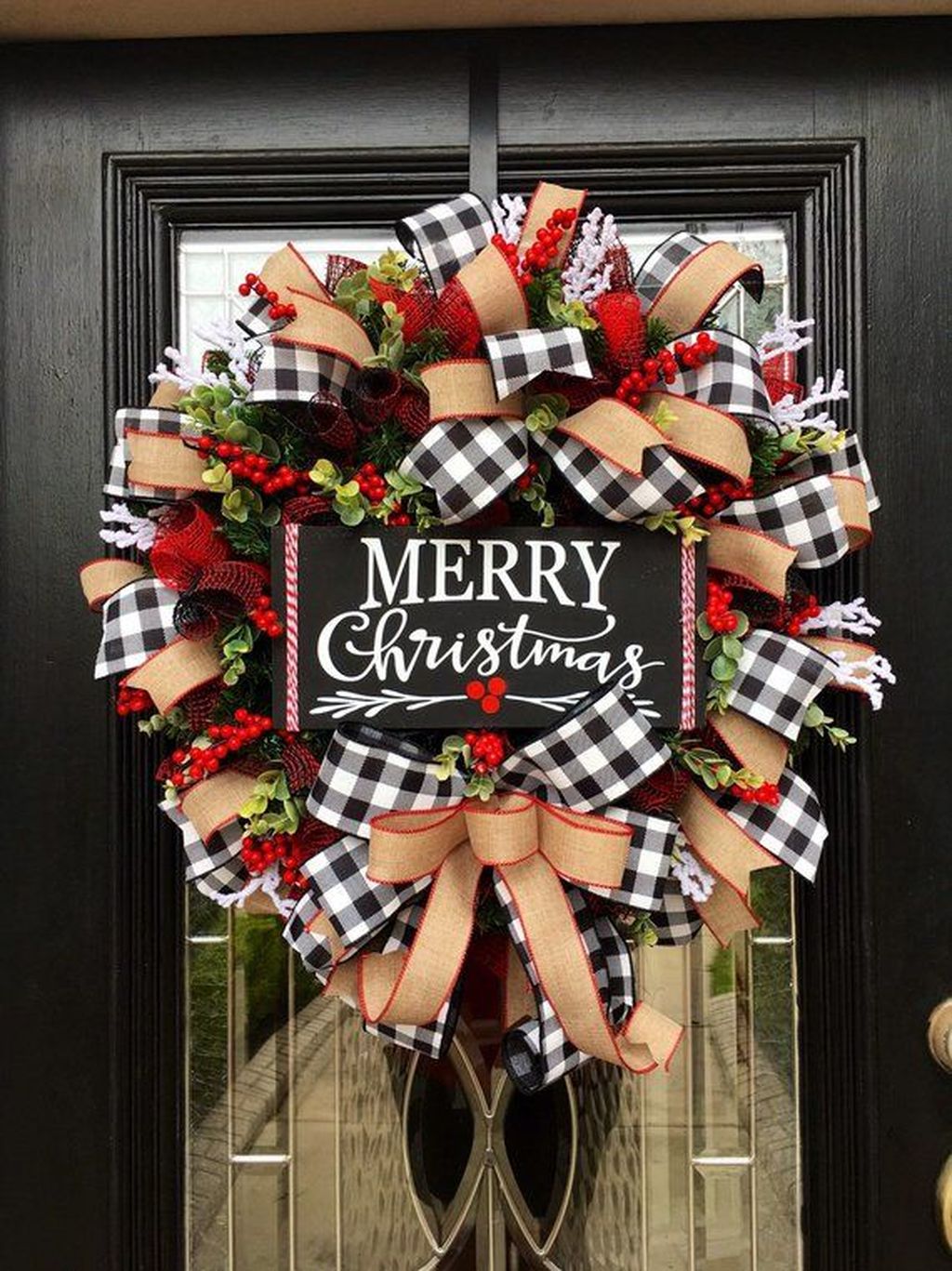 44 Beautiful Christmas Wreaths Decor Ideas You Should Copy Now PIMPHOMEE