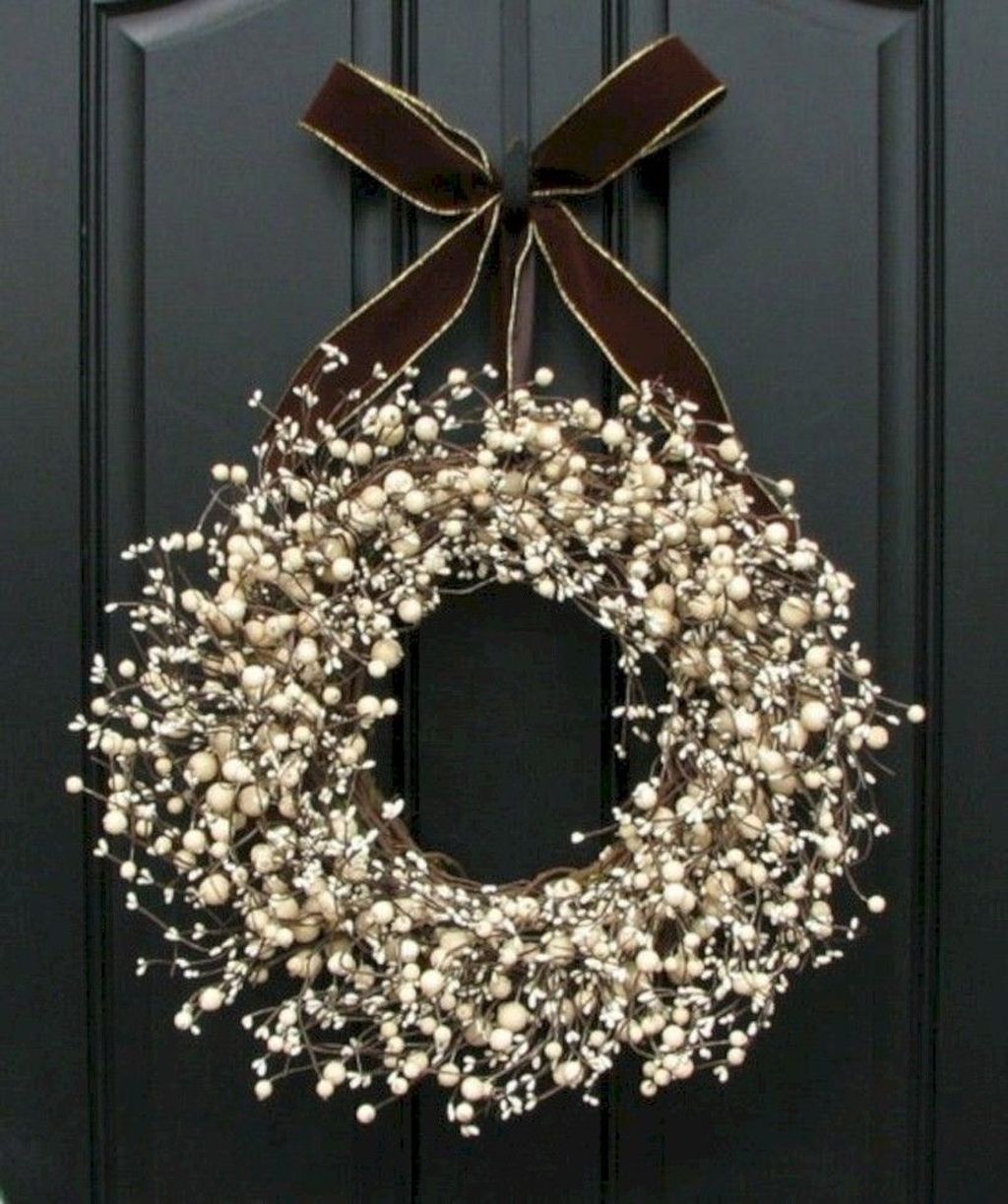 44 Beautiful Winter Wreaths Design Ideas - PIMPHOMEE