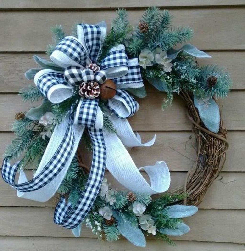 44 Beautiful Winter Wreaths Design Ideas - PIMPHOMEE