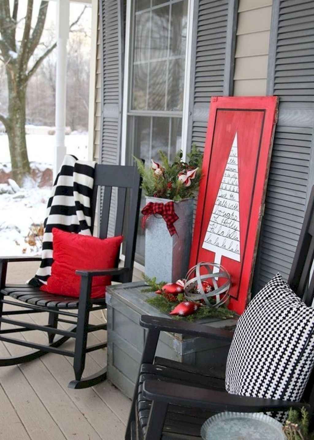 40 Fabulous Christmas Patio Decor Ideas - PIMPHOMEE