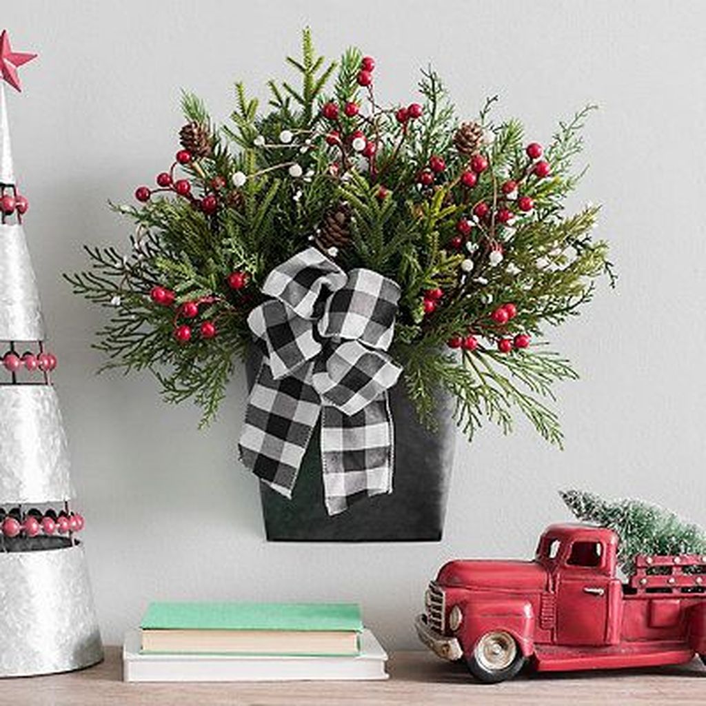 44 Lovely Christmas Wall Decor Ideas For Your Homes  PIMPHOMEE