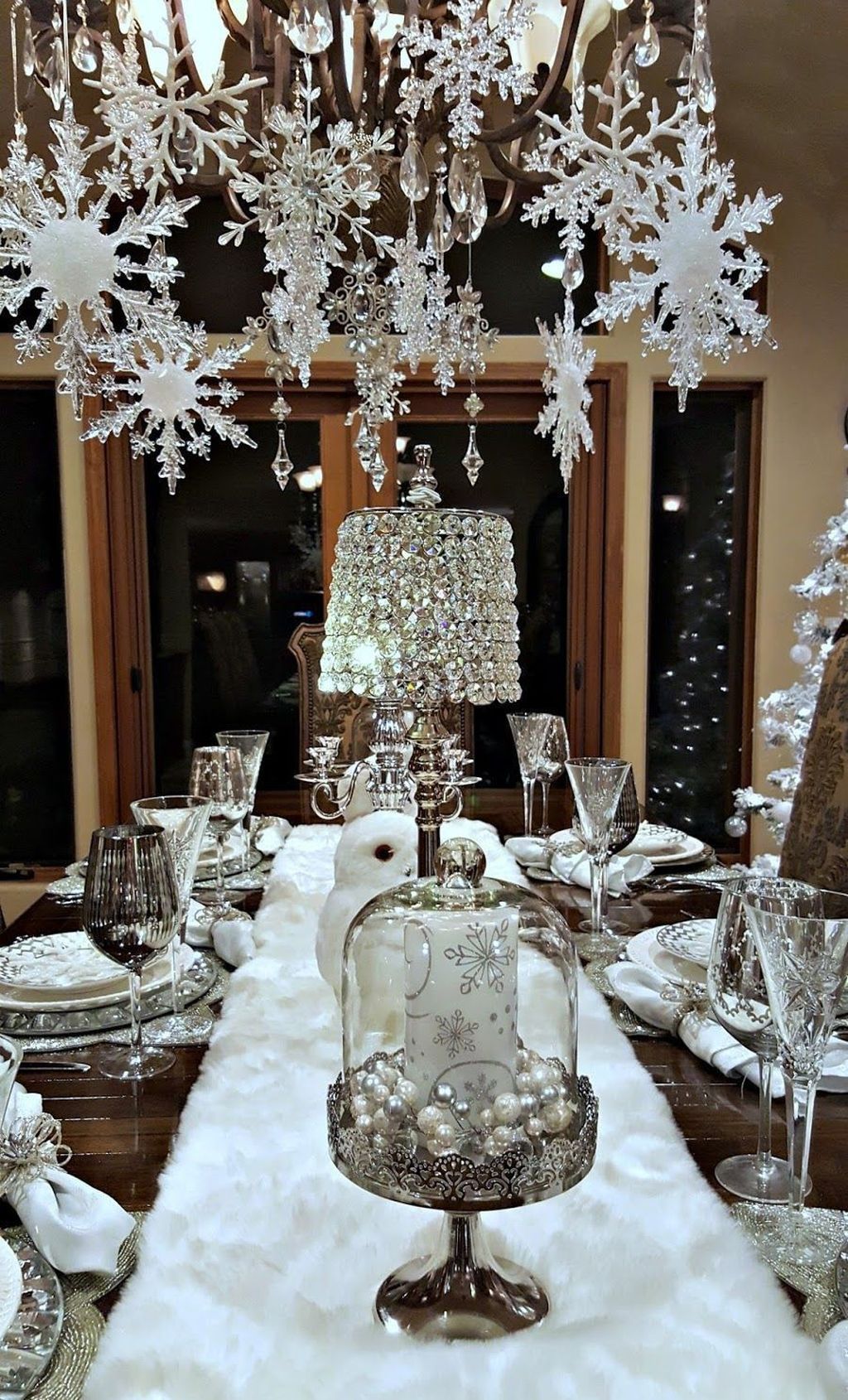 Lovely Winter Wonderland Home Decoration Ideas Look Beautiful 16 PIMPHOMEE