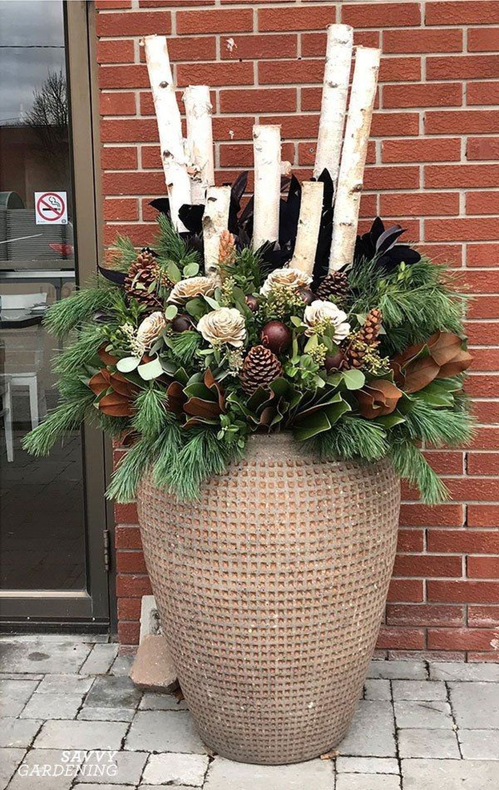 46 Perfect Outdoor Winter Planters Ideas - PIMPHOMEE