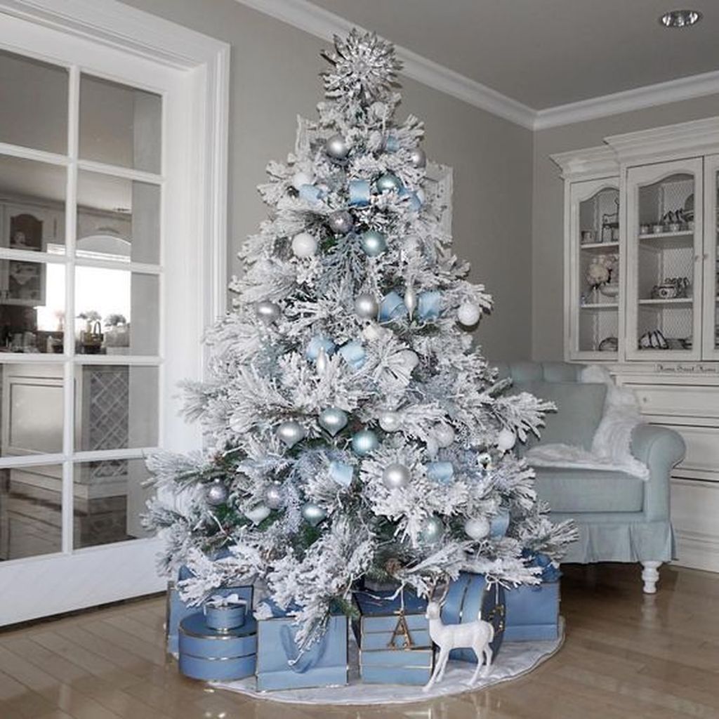 48 Stunning White Christmas Tree Ideas To Decorate Your Interior Pimphomee