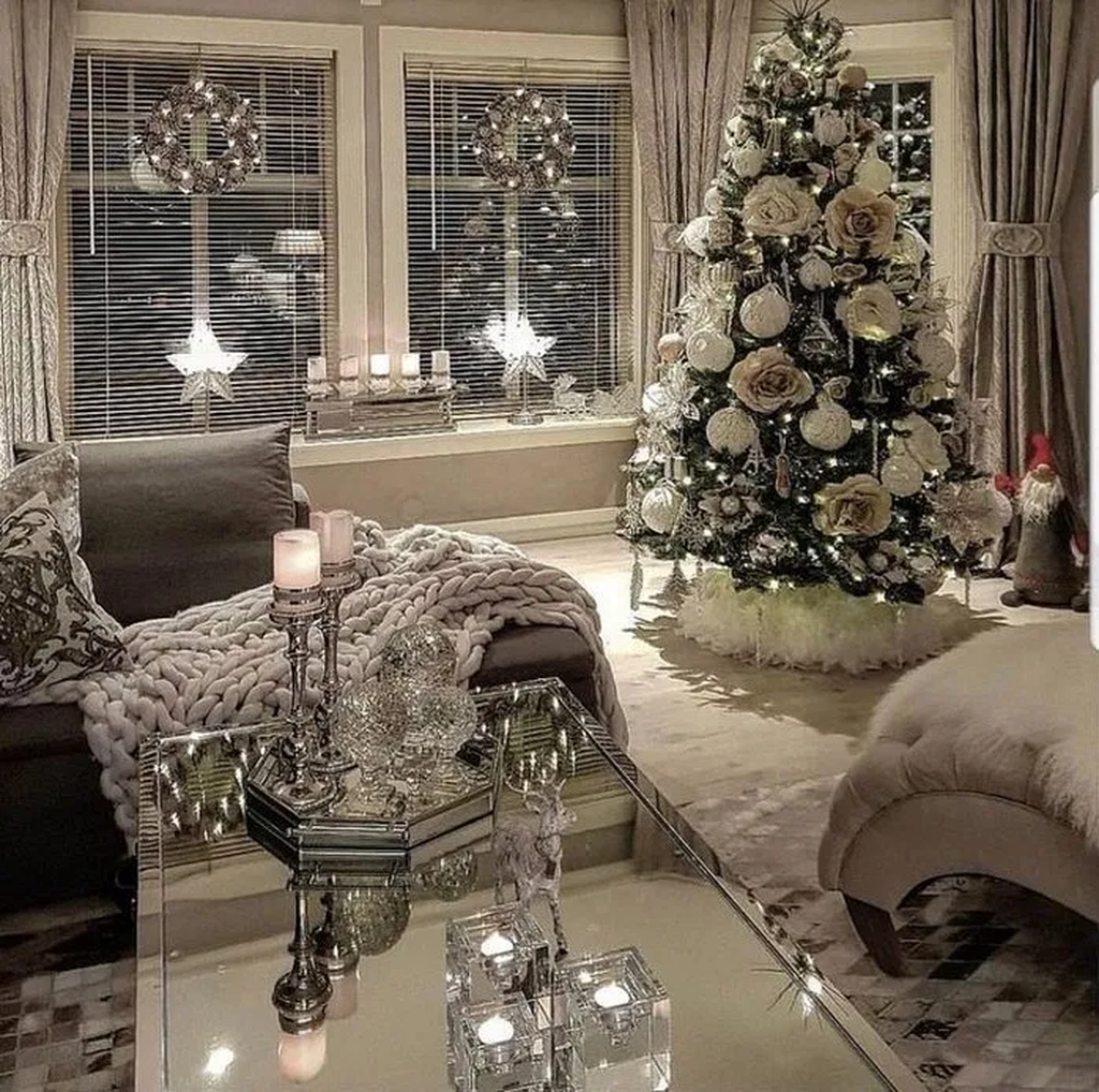 48 Stunning White Christmas Tree Ideas To Decorate Your Interior