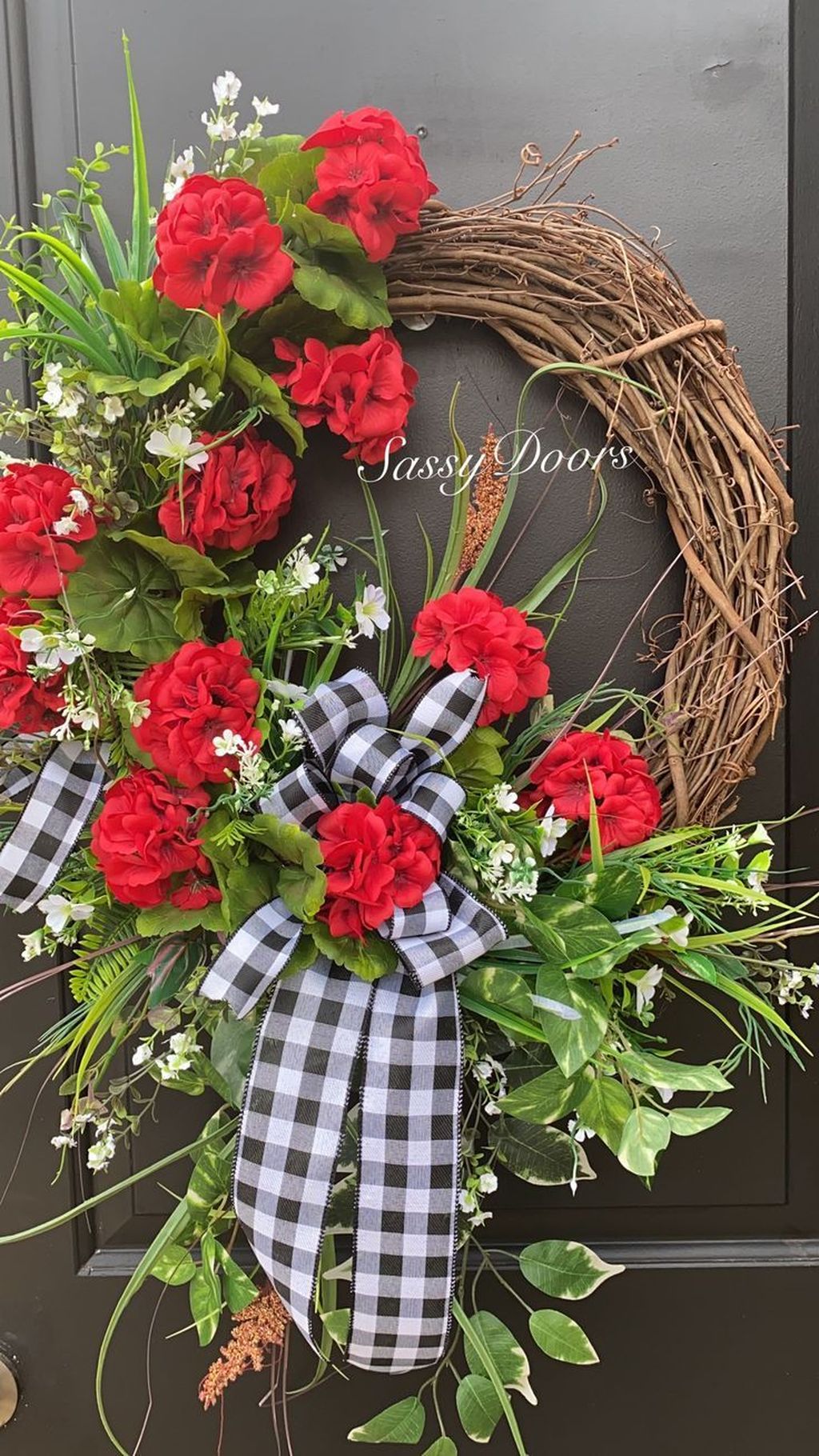 31 Brilliant Spring Door Wreaths Design Ideas - PIMPHOMEE