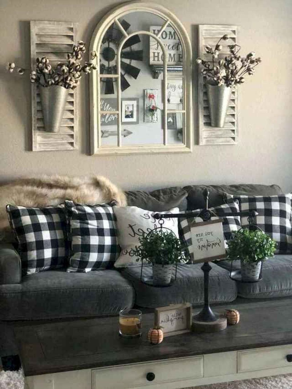 30 Lovely Chic Living Room Wall Decor Ideas - PIMPHOMEE