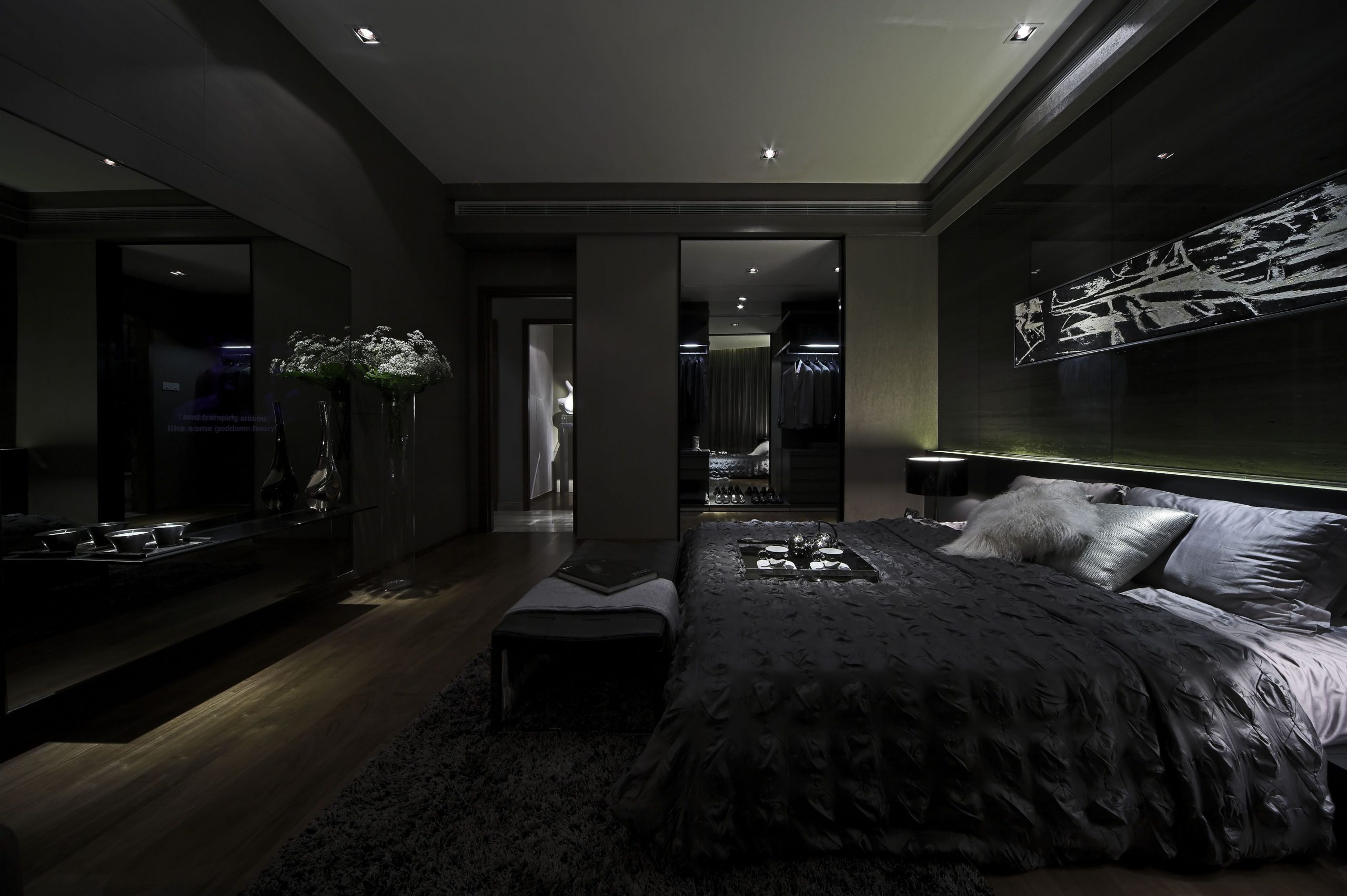 Luxurious Black Bedroom